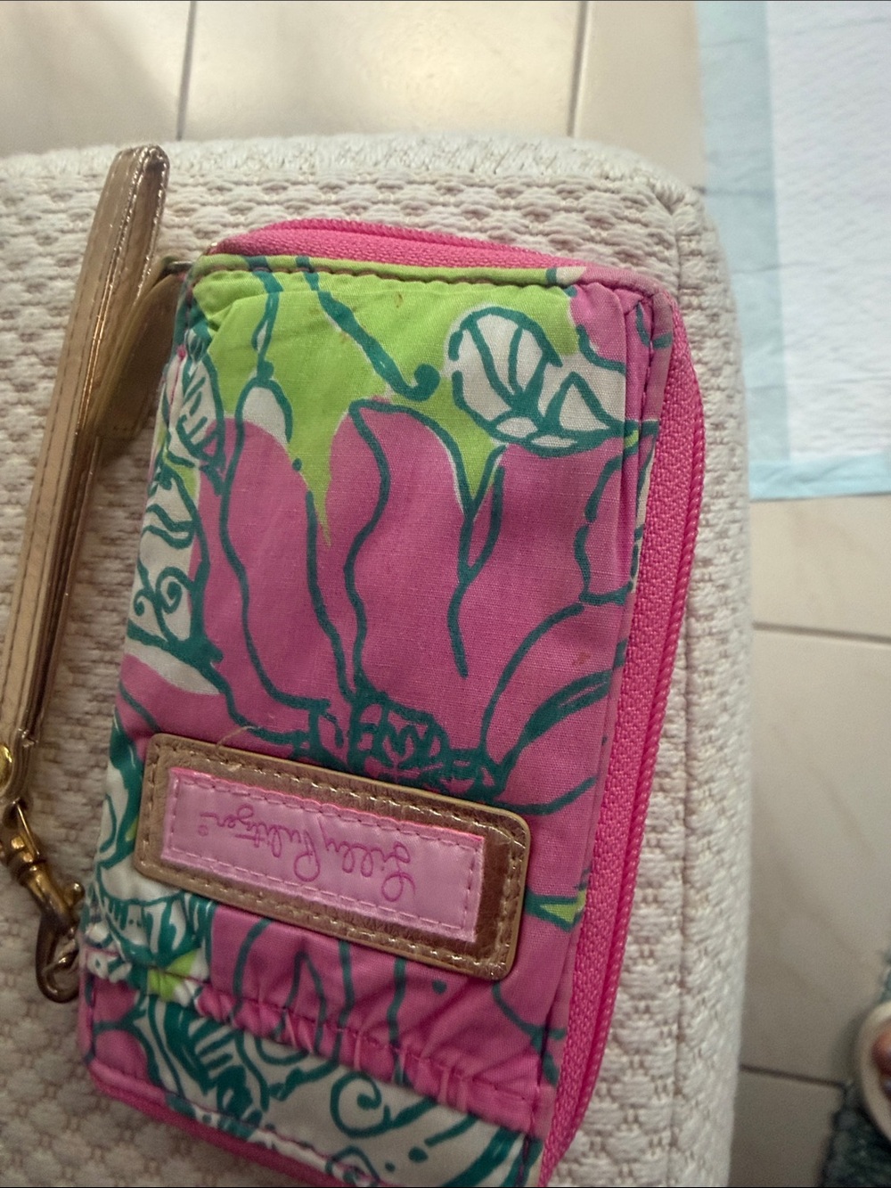 Lilly Pulitzer Pink Floral Wristlet Phone Case - Picture 5 of 5